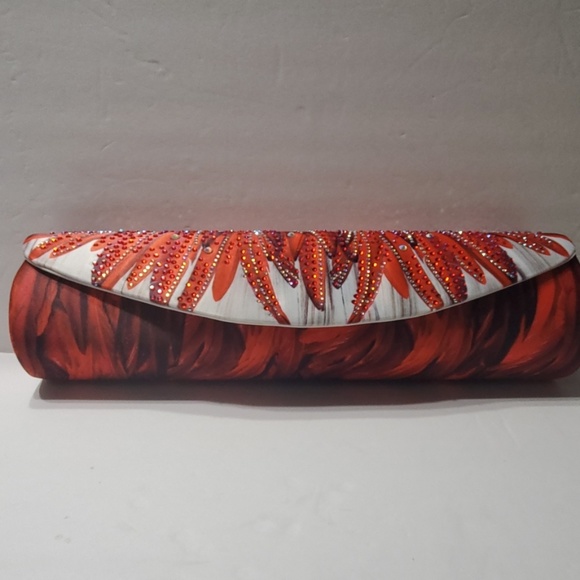 Beautiful red Clutch - Picture 2 of 8